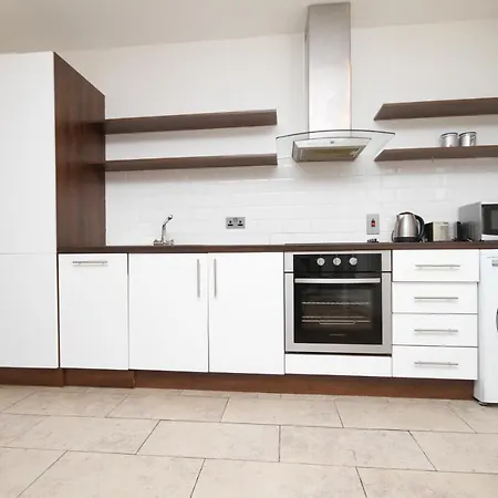 Spacious Beside Grafton Street Apartment *