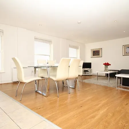 Apartment Spacious Beside Grafton Street *