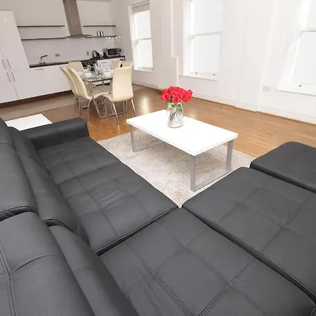 Spacious Beside Grafton Street Apartment Dublin